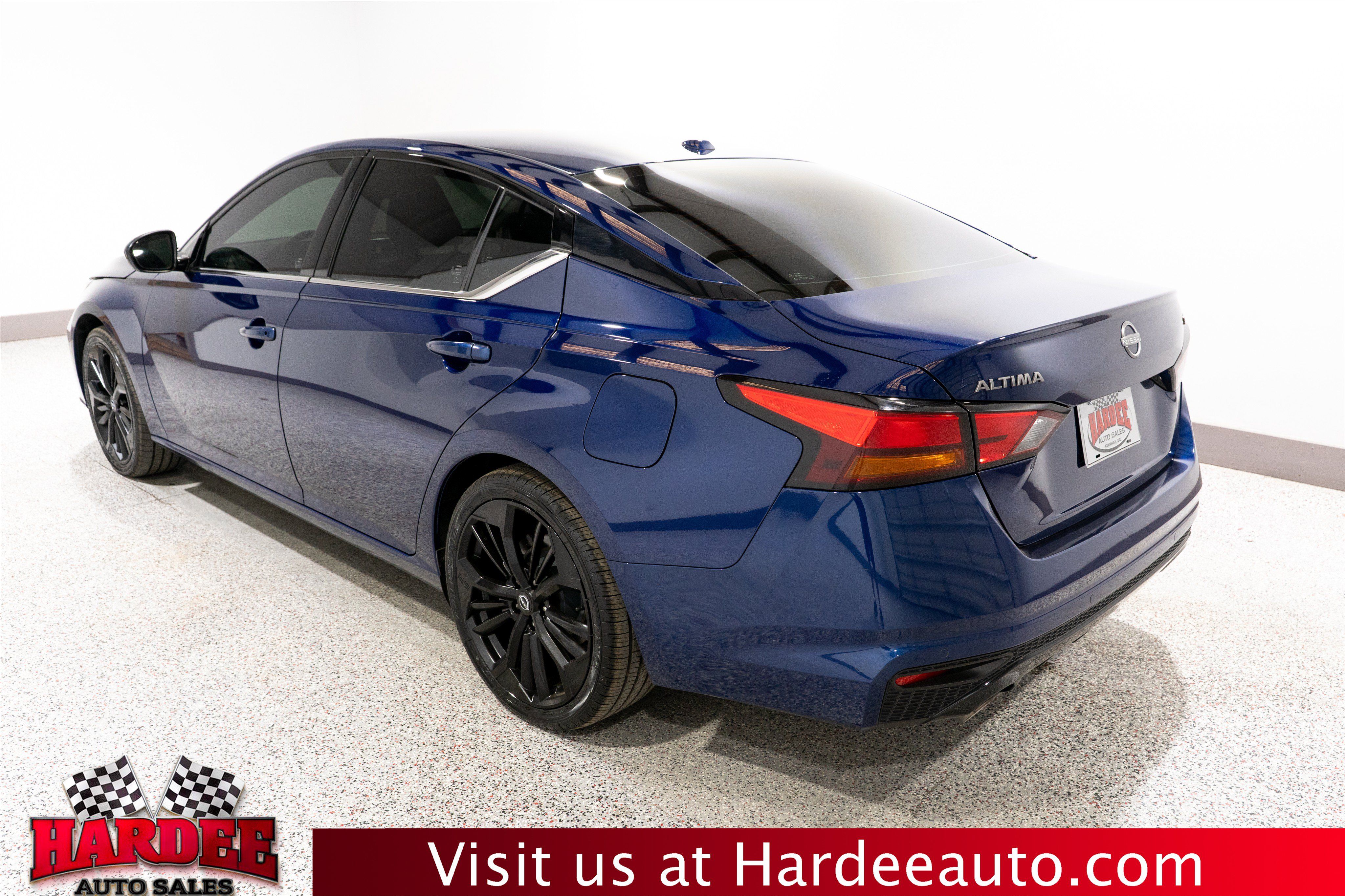 Used 2024 Nissan Altima 2.5 SR FWD image 3
