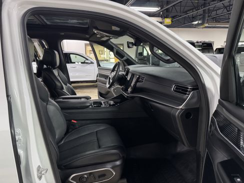 Used 2024 Jeep Wagoneer Series II image 22