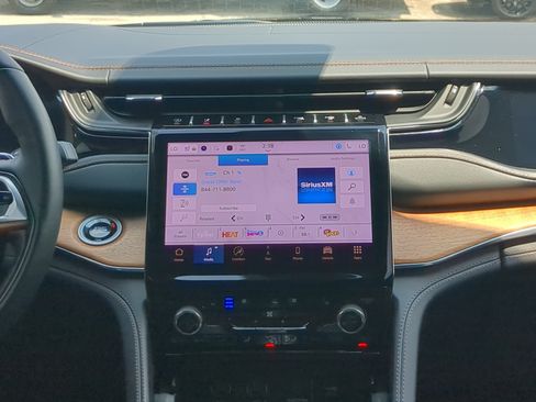 Certified 2025 Jeep Grand Cherokee Summit AWD/4WD image 16