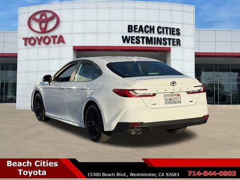 Certified 2025 Toyota Camry SE w/ Convenience Package image 11