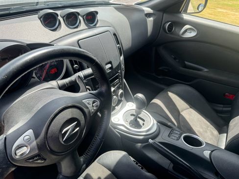 Used 2014 Nissan 370Z Touring RWD image 14