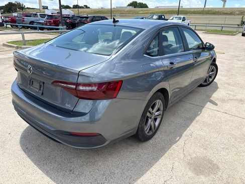 Used 2023 Volkswagen Jetta SE FWD image 11