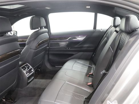 Used 2020 BMW 750i xDrive w/ M Sport Package AWD/4WD image 16