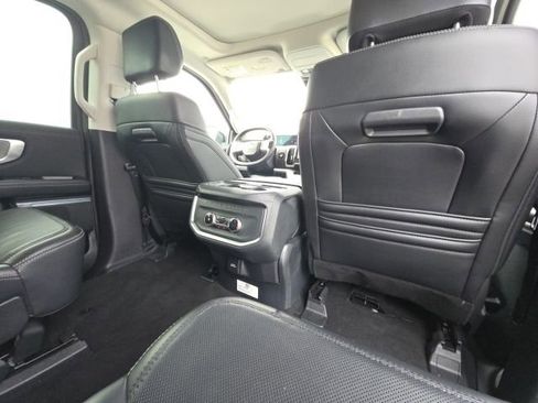 Used 2025 Ford Expedition Platinum AWD/4WD image 20