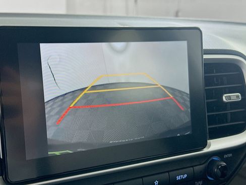 Used 2025 Hyundai Venue SEL image 22