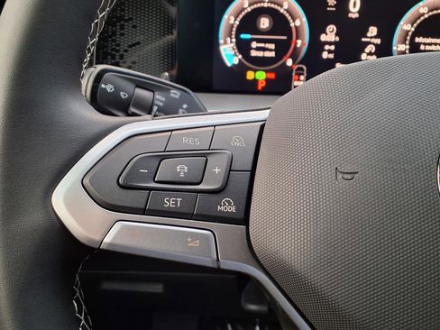 New 2026 Volkswagen Tiguan SE image 35