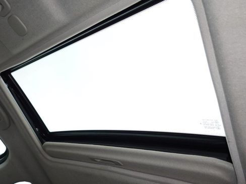 Used 2014 Nissan Juke SL FWD image 17