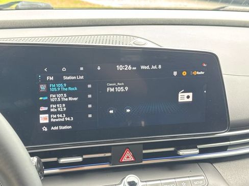 Used 2023 Hyundai Elantra Limited FWD image 20