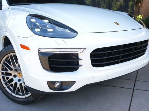 Used 2017 Porsche Cayenne S image 7