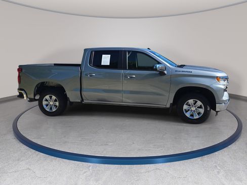 Used 2025 Chevrolet Silverado 1500 LT RWD image 4