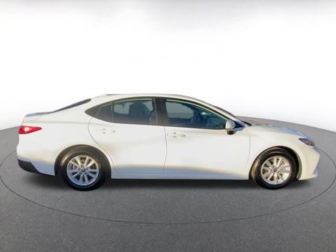 Used 2025 Toyota Camry LE image 16