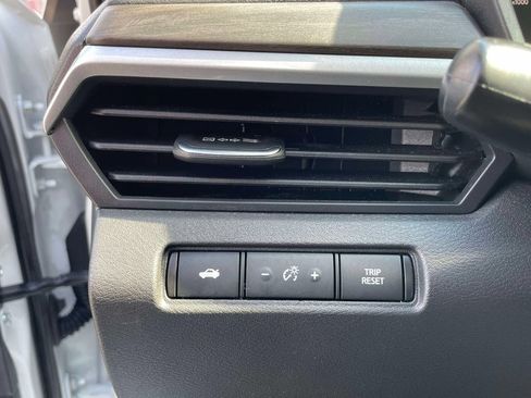 Used 2025 Nissan Altima 2.5 SV FWD image 18
