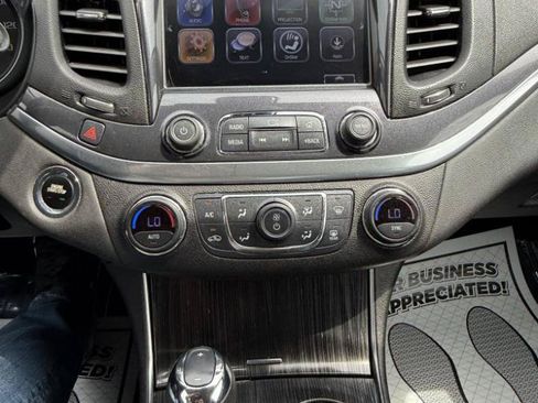 Used 2018 Chevrolet Impala LT FWD image 16