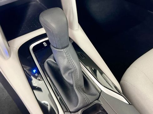 Used 2025 Toyota Corolla Cross L image 24