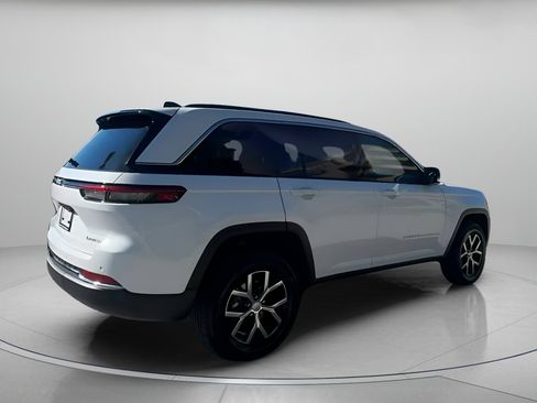 Used 2025 Jeep Grand Cherokee Limited w/ Trailer Tow Package image 28