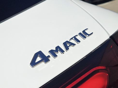 Used 2026 Mercedes-Benz GLC 300 4MATIC image 10