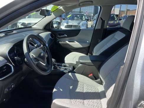 Used 2023 Chevrolet Equinox LS w/ LS Convenience Package FWD image 17
