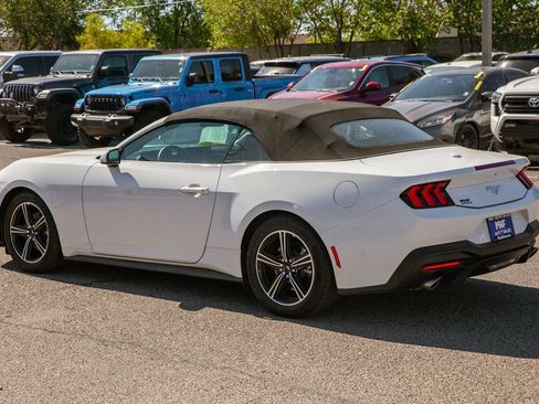 Used 2025 Ford Mustang Convertible RWD image 7