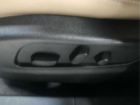 Used 2024 Cadillac XT4 Luxury w/ Cold Weather Package image 20