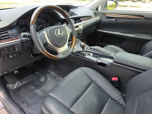 Used 2013 Lexus ES 350 w/ Luxury Pkg FWD image 23