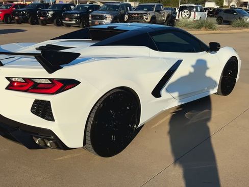 Used 2024 Chevrolet Corvette Stingray Preferred Conv w/ 2LT image 3