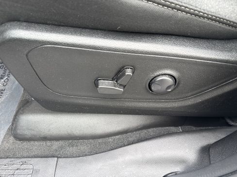 Used 2023 RAM 1500 Big Horn AWD/4WD image 6
