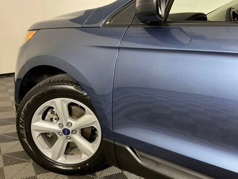 Used 2018 Ford Edge SE FWD image 38