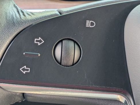 Used 2023 Tesla Model X image 18