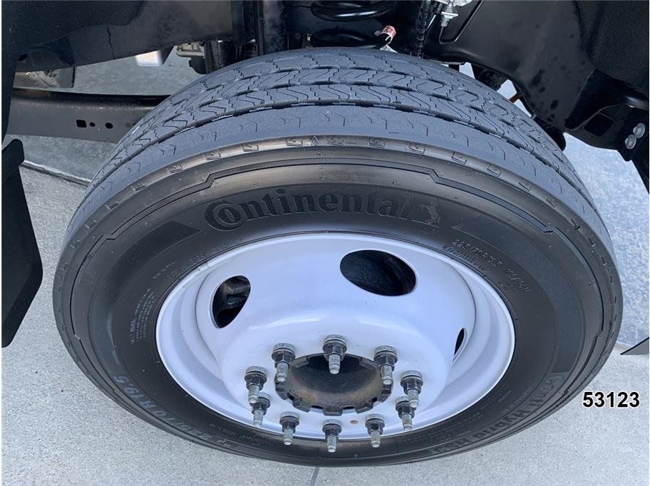 Used 2023 Ford F550 Luxury RWD image 16