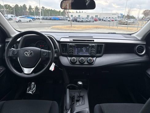 Used 2016 Toyota RAV4 LE image 29
