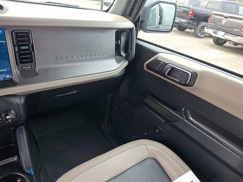 Used 2024 Ford Bronco Wildtrak image 17