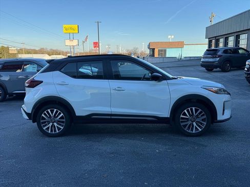 Certified 2024 Nissan Kicks SR image 2