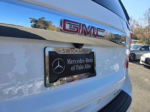 Used 2024 GMC Yukon XL SLT image 17