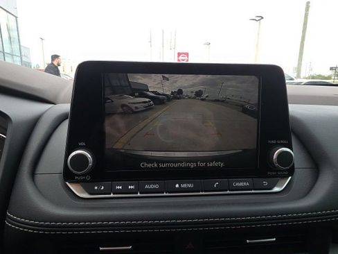 Used 2023 Nissan Rogue SV w/ SV Premium B Package image 20