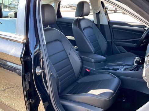 Used 2024 Volkswagen Jetta SE image 9