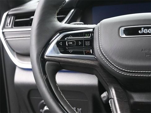 New 2025 Jeep Grand Cherokee Overland w/ Adv Protech Group III image 28