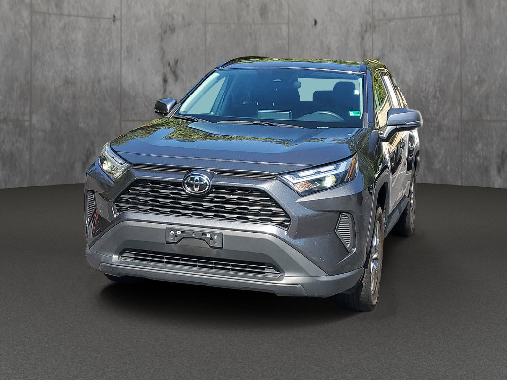 Used 2024 Toyota RAV4 XLE AWD/4WD image 3