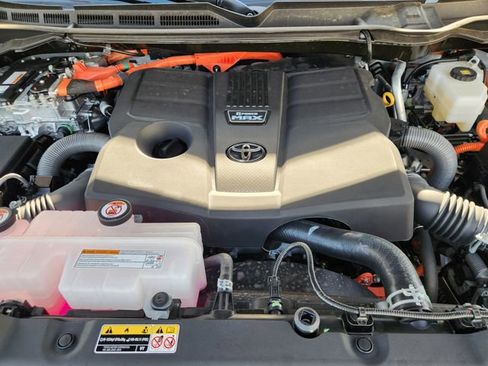 Used 2025 Toyota Sequoia Platinum image 23