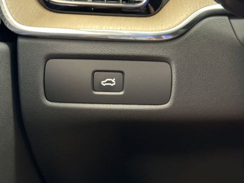 New 2026 Volvo XC60 B5 Ultra w/ Protection Package Premier image 20