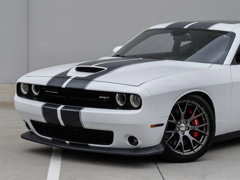 Used 2015 Dodge Challenger SRT w/ Technology Group RWD image 7