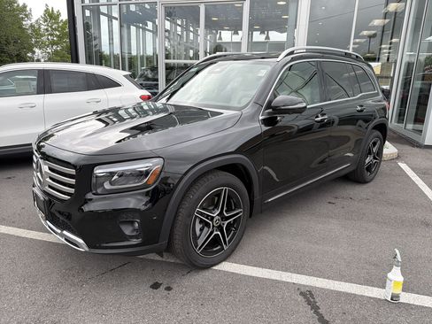 Used 2026 Mercedes-Benz GLB 250 4MATIC image 4