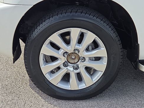 Used 2014 Toyota Sequoia Platinum RWD image 7