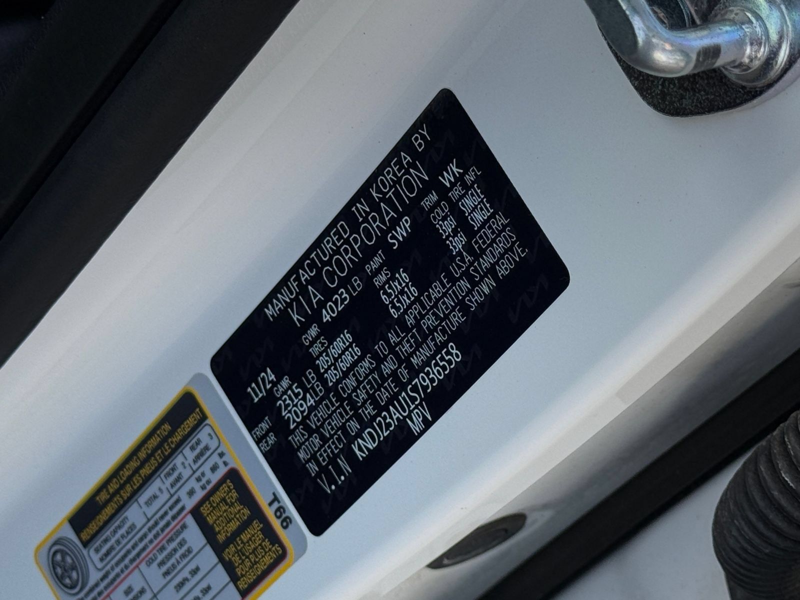 Used 2025 Kia Soul LX w/ LX Technology Package FWD image 28