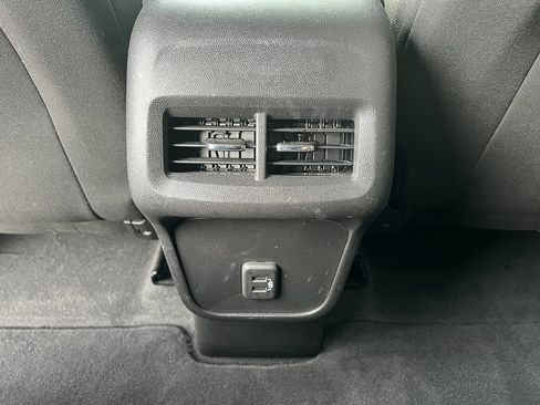 Used 2023 Chevrolet Equinox LS w/ LS Convenience Package image 24