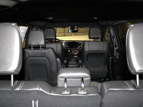 New 2026 Chrysler Voyager LX image 31