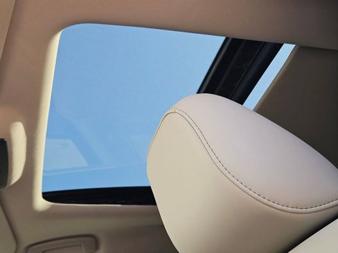 New 2026 Nissan Pathfinder SL w/ SL Premium Package FWD image 28
