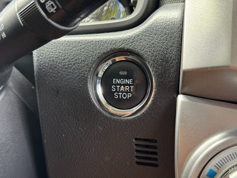 Used 2018 Toyota 4Runner Limited AWD/4WD image 23