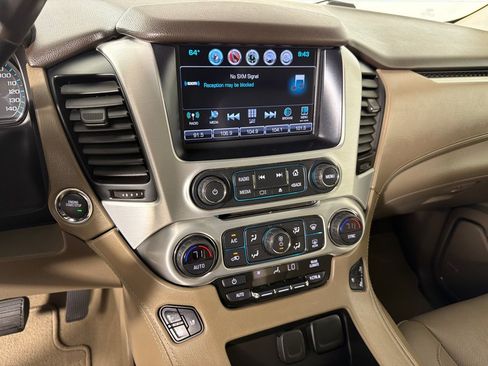 Used 2019 GMC Yukon XL SLT w/ Open Road Package AWD/4WD image 15