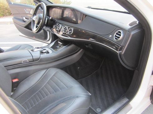 Used 2018 Mercedes-Benz S 560 Sedan image 23