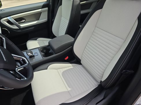 New 2026 Land Rover Discovery Sport Landmark AWD/4WD image 15